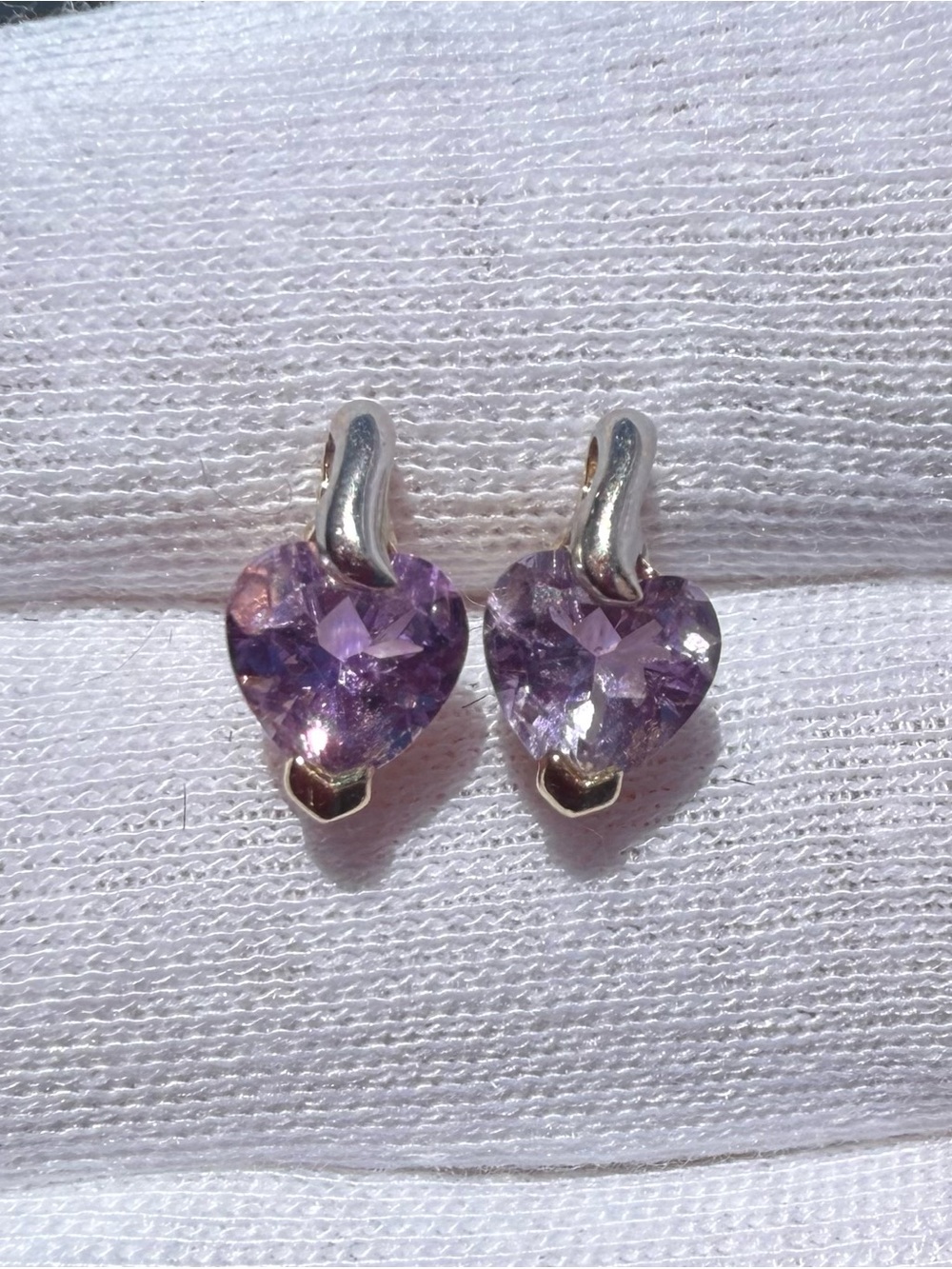 10k Yellow & White Gold Heart-Shaped Purple Amethyst Stud Earrings! - Picture 7 of 12